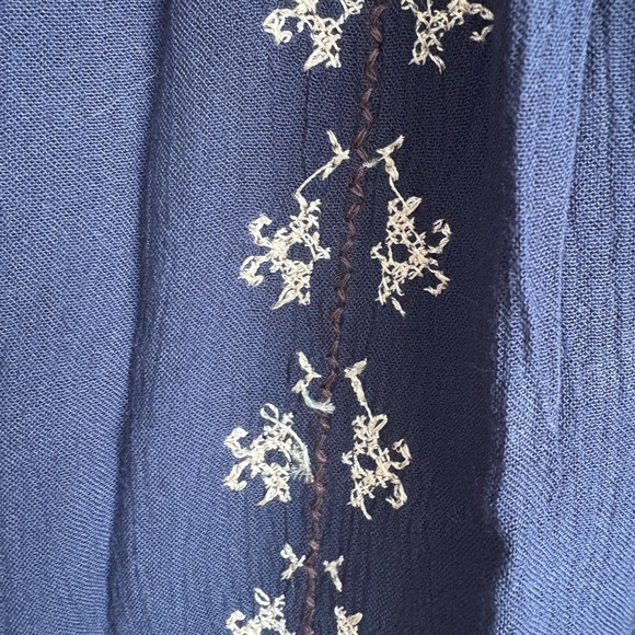 NWT American Eagle Embroidered Off the Shoulder Top Size Small - Picture 5 of 8